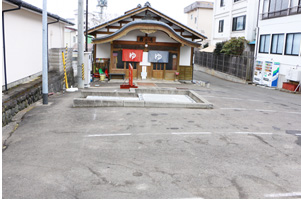 壽の湯駐車場